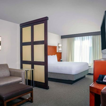 Hyatt Place Raleigh Cary Екстериор снимка