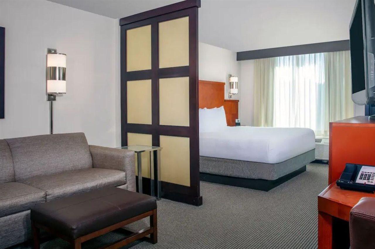 Hyatt Place Raleigh Cary Екстериор снимка